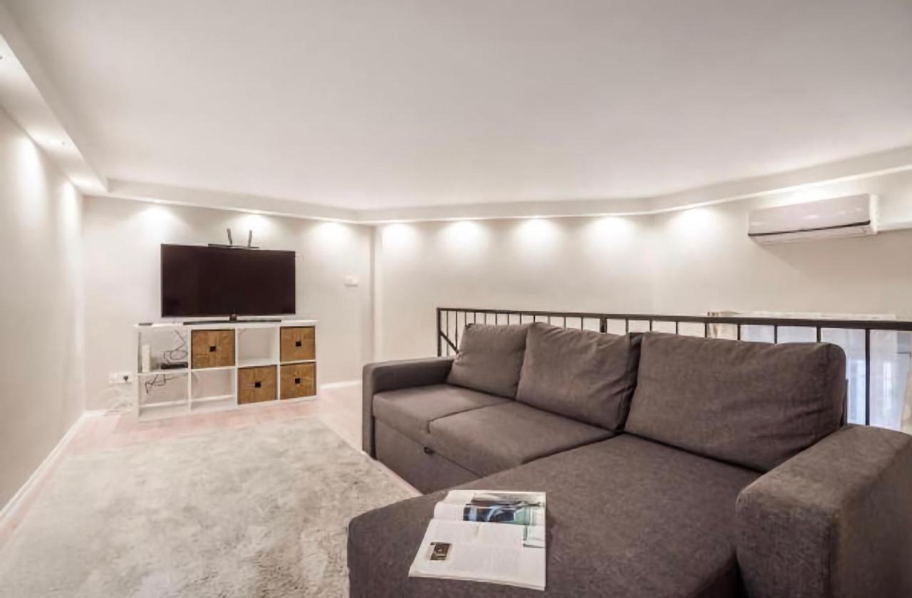 Akacfa 62 Dowtown 2Br Wifi+Ac Apartment Budapest Luaran gambar